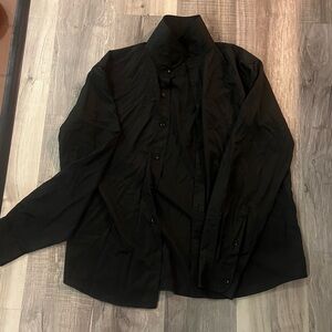 Men’s black collared button up shirt. Flex; size large.